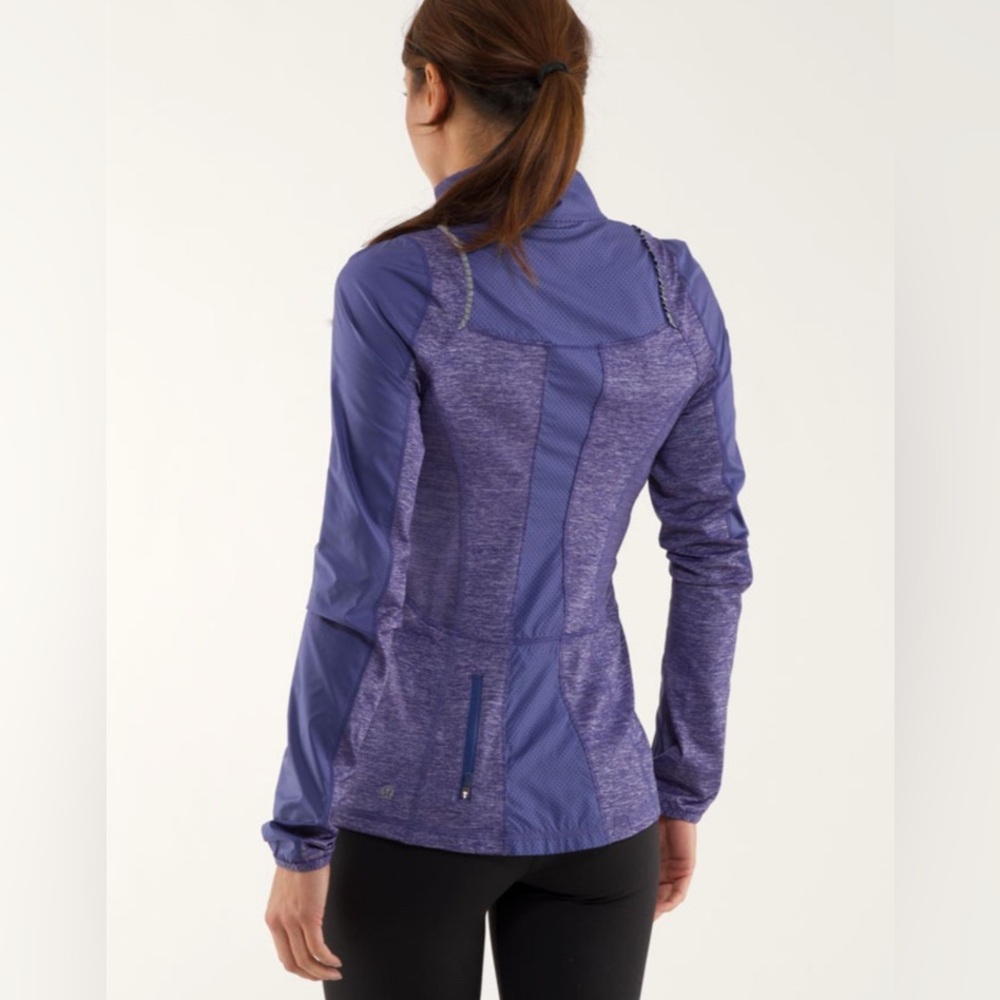 Lululemon Run: Featherweight Hybrid Jacket
Royalty size 4 - Picture 1 of 16